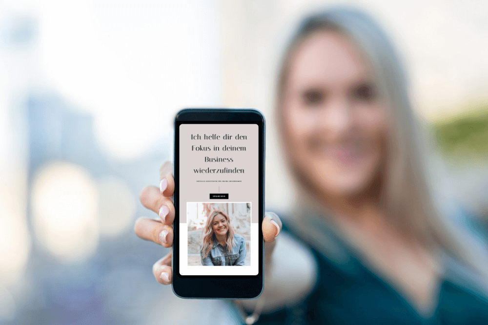 Frau mit Smartphone